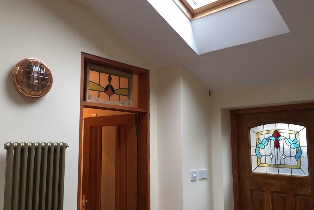 Lovely Three Bedroomed House, Parking 2 Cars London Exterior foto